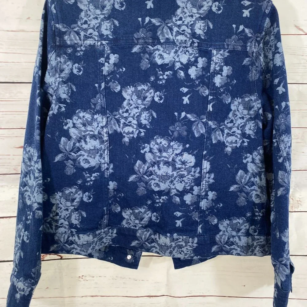 SOLD Isaac Mizrahi Live White Floral Print on Denim Jacket ~ NWOT - Picture 5 of 10